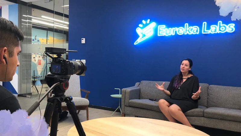 Maia Cordero en Lanzamiento Eureka Labs - Walmart thumbnail